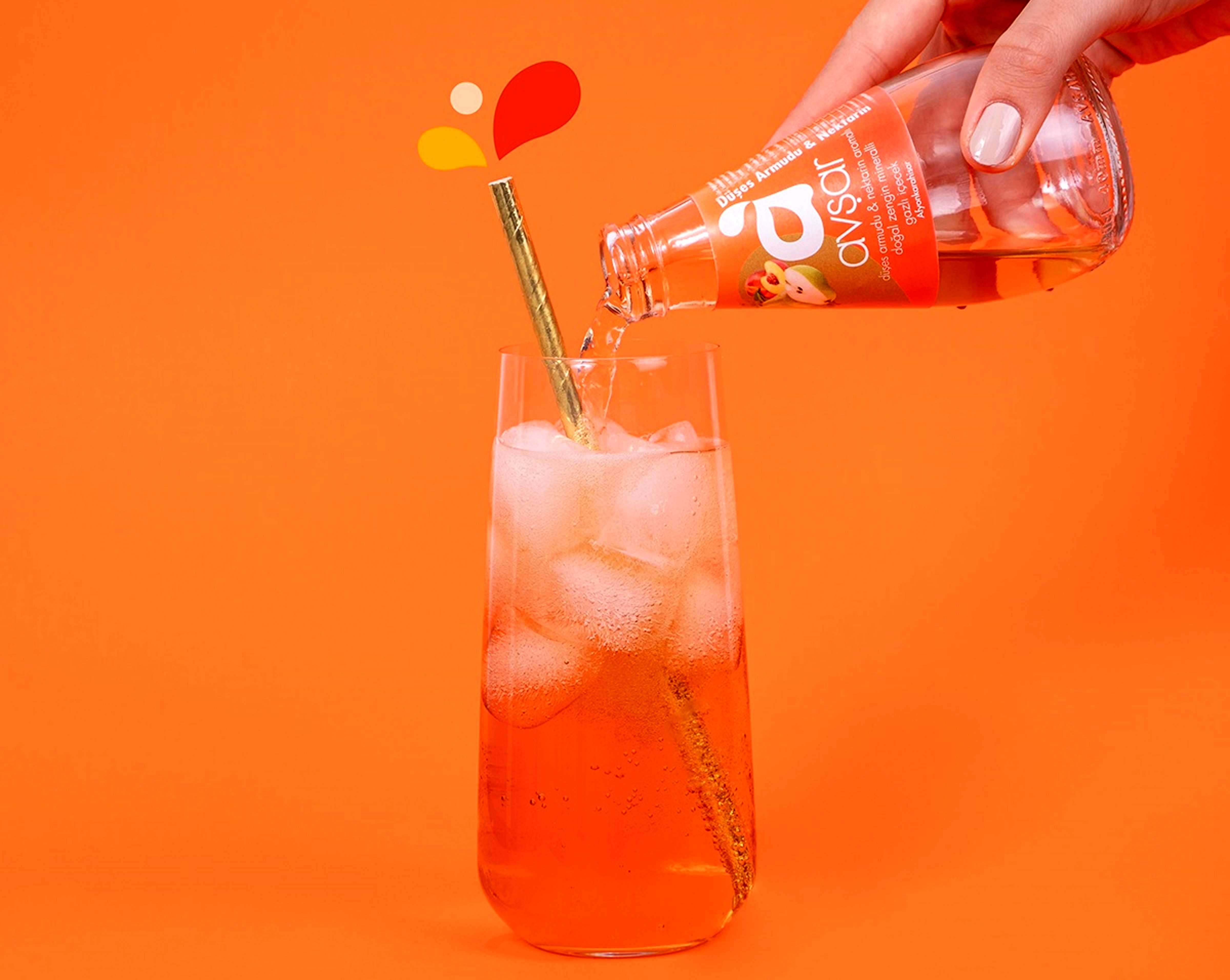 Egzotik tatların renkli bileşimi; Mocktail 