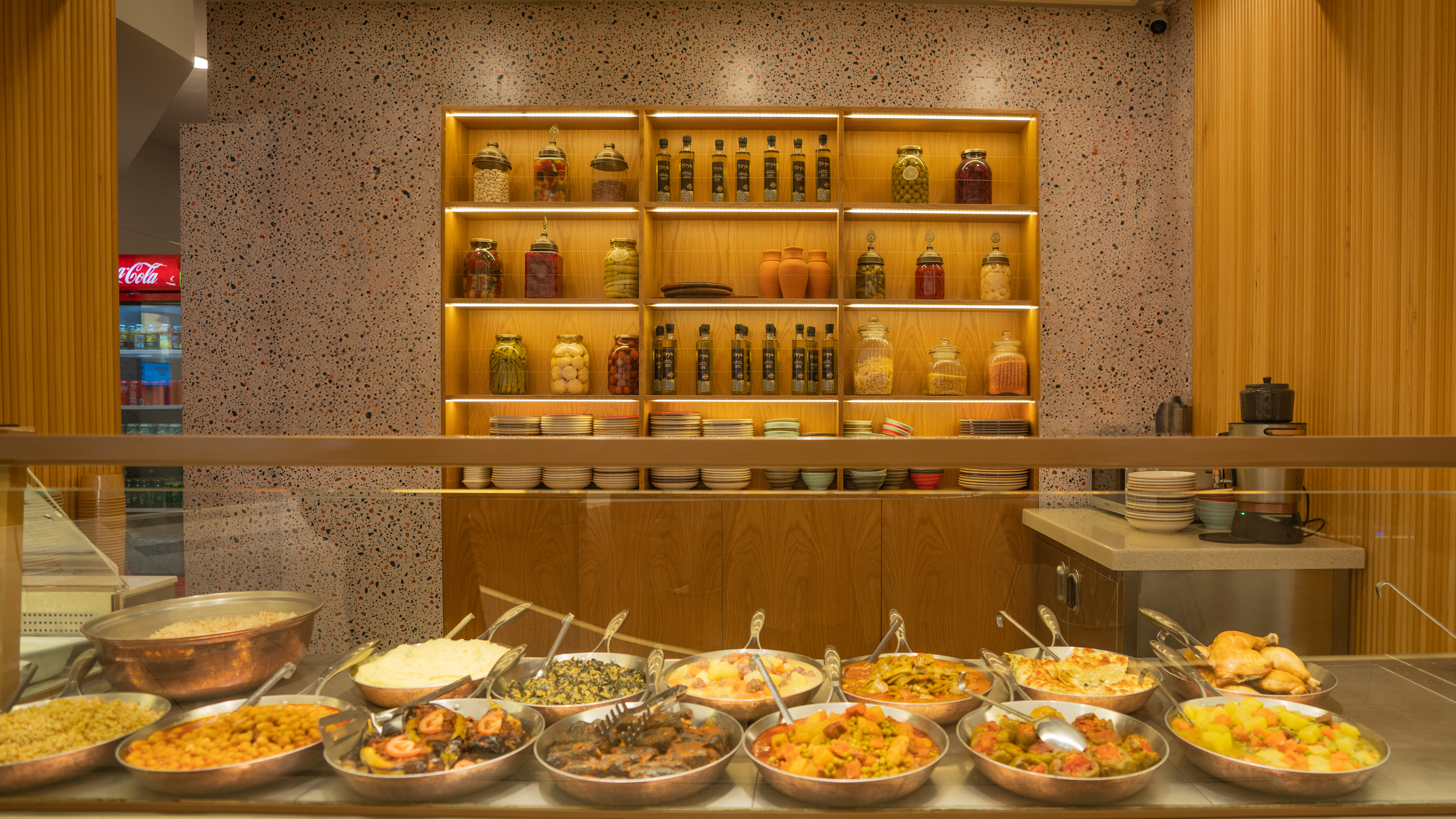 Anne elinin lezzetinde yemeklerin adresi:  Kitchen Local